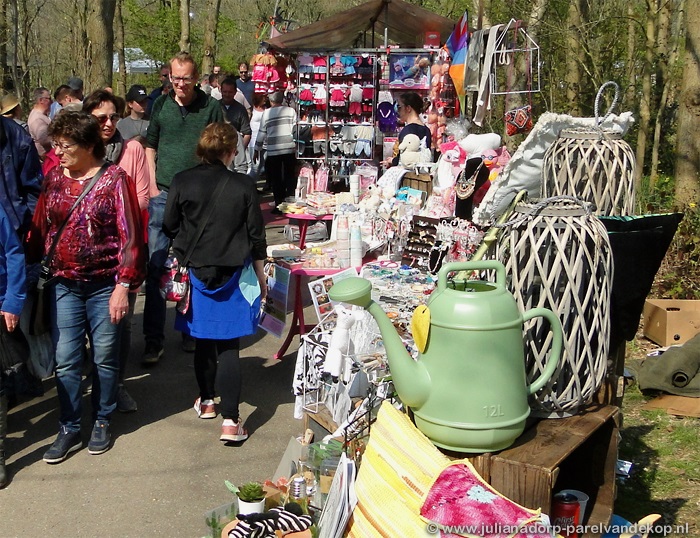 springfair19-092.jpg (228350 bytes)